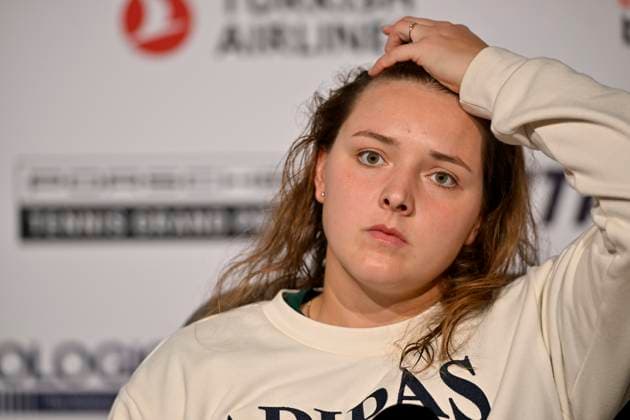 Sport Bilder des Tages Jule Niemeier (GER) Portrait im Interview nachdenklich Tennis Damen Porsche-Cup Porsche Tennis Grand Prix GP Stuttgart 2025 Porsche Arena 17.04.2024 DFL REGULATIONS PROHIBIT ANY USE OF PHOTOGRAPHS AS IMAGE SEQUENCES AND OR QUASI-VIDEO Tennis Damen Porsche-Cup Porsche Tennis Grand Prix GP Stuttgart 2025