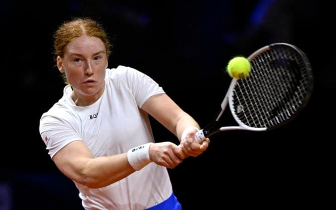 Ella Seidel (GER) Aktion Tennis Damen Porsche-Cup Porsche Tennis Grand Prix GP Stuttgart 2025 Porsche Arena 17.04.2024 DFL REGULATIONS PROHIBIT ANY USE OF PHOTOGRAPHS AS IMAGE SEQUENCES AND OR QUASI-VIDEO Tennis Damen Porsche-Cup Porsche Tennis Grand Prix GP Stuttgart 2025