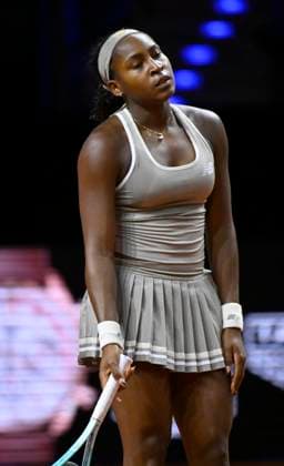 Coco Gauff (USA) enttaeuscht Tennis Damen Porsche-Cup Porsche Tennis Grand Prix GP Stuttgart 2025 Porsche Arena 17.04.2024 DFL REGULATIONS PROHIBIT ANY USE OF PHOTOGRAPHS AS IMAGE SEQUENCES AND OR QUASI-VIDEO Tennis Damen Porsche-Cup Porsche Tennis Grand Prix GP Stuttgart 2025