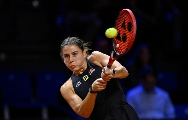 Emmal Navarro (USA) Aktion Tennis Damen Porsche-Cup Porsche Tennis Grand Prix GP Stuttgart 2025 Porsche Arena 17.04.2024 DFL REGULATIONS PROHIBIT ANY USE OF PHOTOGRAPHS AS IMAGE SEQUENCES AND OR QUASI-VIDEO Tennis Damen Porsche-Cup Porsche Tennis Grand Prix GP Stuttgart 2025