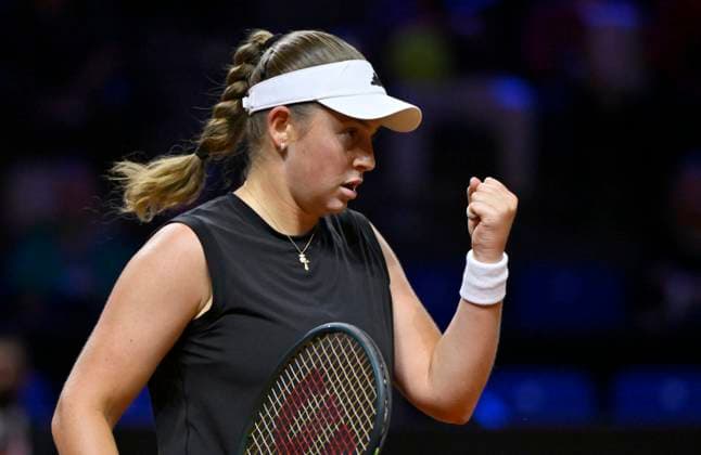 Jelena Ostapenko (LAT) Jubel, Freude, Emotion, emotional, jubelt, Glueck, gluecklich, Gestik Geste Tennis Damen Porsche-Cup Porsche Tennis Grand Prix GP Stuttgart 2025 Porsche Arena 17.04.2024 DFL REGULATIONS PROHIBIT ANY USE OF PHOTOGRAPHS AS IMAGE SEQUENCES AND OR QUASI-VIDEO Tennis Damen Porsche-Cup Porsche Tennis Grand Prix GP Stuttgart 2025