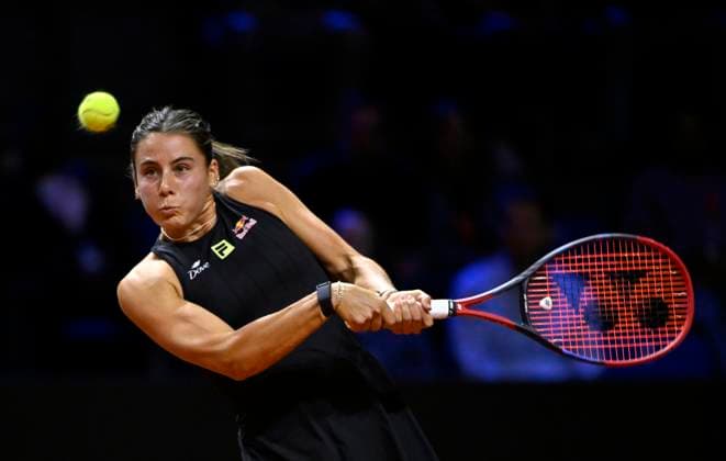 Sport Bilder des Tages Emmal Navarro (USA) Aktion Tennis Damen Porsche-Cup Porsche Tennis Grand Prix GP Stuttgart 2025 Porsche Arena 17.04.2024 DFL REGULATIONS PROHIBIT ANY USE OF PHOTOGRAPHS AS IMAGE SEQUENCES AND OR QUASI-VIDEO Tennis Damen Porsche-Cup Porsche Tennis Grand Prix GP Stuttgart 2025