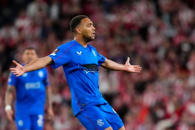 Athletic Club v Rangers FC - UEFA Europa League 2024 25 Quarter Final Second Leg Cyriel Dessers centre-forward of Rangers FC and Nigeria protest to referee claims a penalty to the referee by showing him a broken helmet during the UEFA Europa League 2024 25 Quarter Final Second Leg match between Athletic Club and Rangers FC at Estadio de San Mames on April 17, 2025 in Bilbao, Spain. Bilbao Spain  Copyright: xJosexBretonx originalFilename:bretonhernandez-athletic250417_npefh.jpg