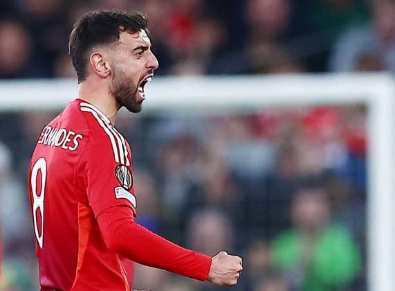 Bruno Fernandes of Manchester United, ManU celebrates their teams goal 1-0 Manchester United v Olympique Lyonnais, UEFA Europa League, Quarter Final, Second Leg, Football, Old Trafford, Manchester, UK - 17 Apr 2025 EDITORIAL USE ONLY No use with unauthorised audio, video, data, fixture lists, club league logos or live services. Online in-match use limited to 120 images, no video emulation. No use in betting, games or single club league player publications. Copyright: xMattxWest Shutterstockx 15253946o