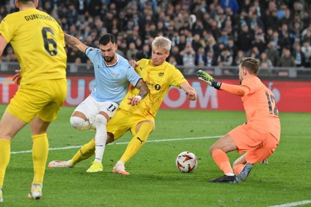 17th April 2025, Stadio Olimpico, Rome, Italy; UEFA Europa League Quarter Final Second Leg Football; Lazio versus Bodo Glimt; Valentin Castellanos of SS Lazio shoots and scores the goal for 1-0 with his heel in minute 21  ActionPlus12775516 AllShotLive
