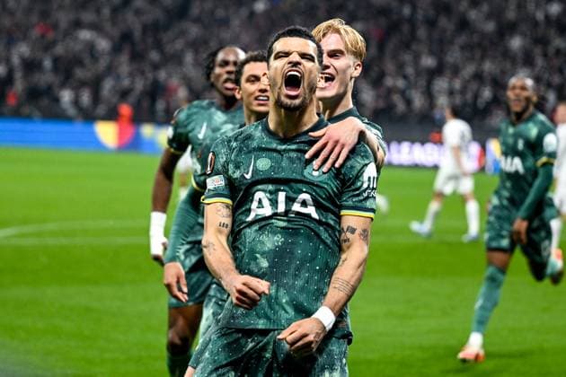 Dominic Solanke (Tottenham Hotspur, 19) und Team bejubeln das Tor zum 0:1, GER, Eintracht Frankfurt vs. Tottenham Hotspur, Fussball, UEFA Europa League, Viertelfinale, Saison 2024 2025, 17.04.2025. GER, Eintracht Frankfurt vs. Tottenham Hotspur, Fussball, UEFA Europa League, Viertelfinale, Saison 2024 2025, 17.04.2025. Frankfurt Copyright: xEibner-Pressefoto FlorianxWiegandx EP_FWD