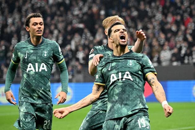 17.04.2025, xjhx, Fussball UEFA Europa League, Eintracht Frankfurt - Tottenham Hotspur v.l. Torjubel nach dem Tor zum celebrating the goal celebrate 0:1 durch Dominic Solanke of Tottenham Hotspur (DFL DFB REGULATIONS PROHIBIT ANY USE OF PHOTOGRAPHS as IMAGE SEQUENCES and or QUASI-VIDEO) Frankfurt am Main
