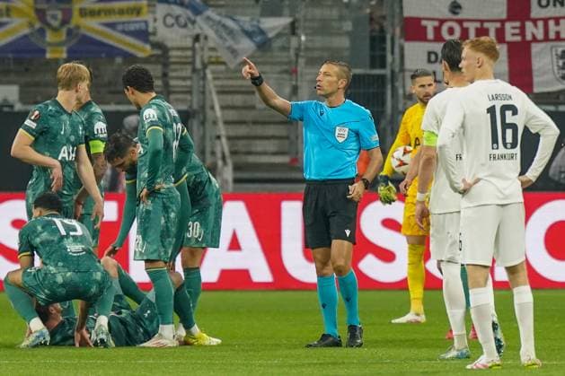Fussball UEFA Europa League 2024 2025, Viertelfinale (Rückspiel) - Eintracht Frankfurt vs. Tottenham Hotspur - Deutsche-Bank-Park (Frankfurt): Schiedsrichter Davide Massa (Italien) Copyright: xJOERANxSTEINSIEKx