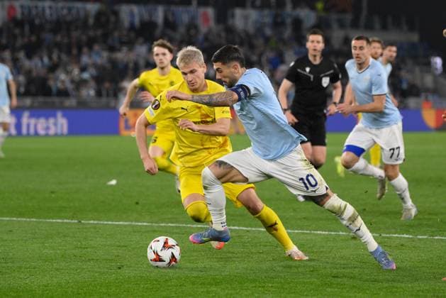 Lazioâ??s Mattia Zaccagni and Glimtâ??s Odin Bjortuft during the UEFA Europa League 2024-2025 football match between SS Lazio and FK Bodo Glimt at the Olympic Stadium in Rome on April 17, 2025.  Copyright: xFabrizioxCorradetti IPAxSportx xipa-agency.netx xx IPA_56608119 IPA_Agency_IPA56608119