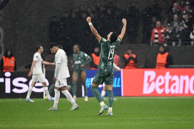 17.04.2025, xjhx, Fussball UEFA Europa League, Eintracht Frankfurt - Tottenham Hotspur v.l. Jubel, Freude über den Sieg Dominic Solanke of Tottenham Hotspur (DFL DFB REGULATIONS PROHIBIT ANY USE OF PHOTOGRAPHS as IMAGE SEQUENCES and or QUASI-VIDEO) Frankfurt am Main