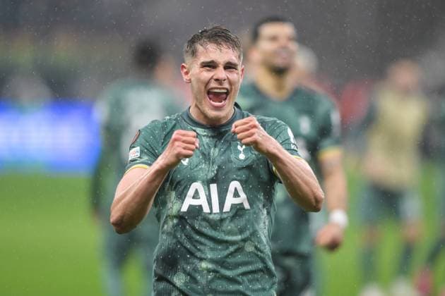 Fußball, UEFA Europa League, 20250417, SG Eintracht Frankfurt - Tottenham Hotspur. Im Bild Micky VAN DE VEN (Tottenham, 37) Torjubel bejubelt Jubel Tor. Frankfurt Deutsche Bank Park Hessen Deutschland Copyright: Passion2Press MarkusxFischerx