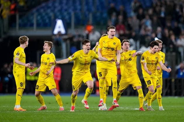 S.S. Lazio v FK Bodo Glimt - UEFA Europa League 2024 25 Quarter Final Second Leg Players of FK Bodo Glimt celebrate the qualification to semi final during the UEFA Europa League 2024 25 Quarter Final Second Leg match between S.S. Lazio and FK Bodo Glimt at Stadio Olimpico on April 17, 2025 in Rome, Italy. Rome Stadio Olimpico Rome Italy Copyright: xGiuseppexMaffiax UEL_Lazio-BodoGlimt_170425_BRU1059