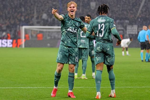Frankfurt, Deutschland 17. April 2025: Europa League - 1 4 Finale - 2024 2025 - Eintracht Frankfurt vs. Tottenham Hotspur Im Bild: Lucas Bergvall (Tottenham) feiert den Einzug ins Halbfinale. Deutsche Bank Park Hessen Copyright: xFotostandx xRacochax