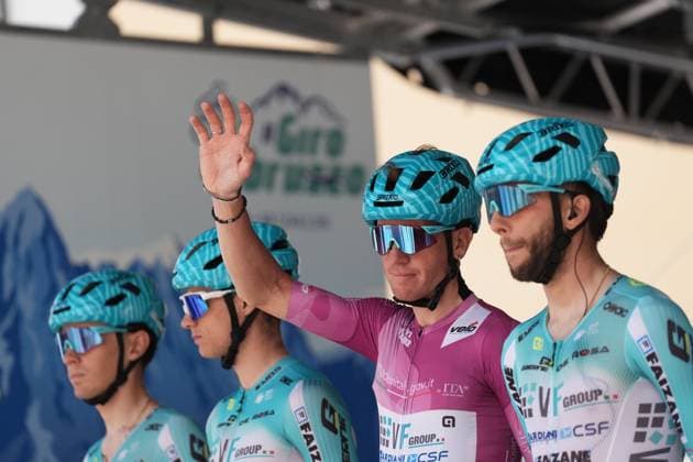 Fiorelli Filippo Of Vf Group Bardianicsf-Faizane with his team during the Giro d™Abruzzo, final stage from Corropoli to Isola del Gran Sasso (Santuario di San Gabriele (164 km) - Abruzzo, Italy - Friday, April 18, 2025. - cycling .  Copyright: xMassimoxPaolone LaPressex