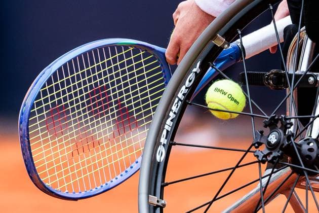 BMW Open München ATP, Tennis Herren 500; 18.04.2025 Allianz Para Trophy Alfie Hewett (Grossbritannien) im Match gegen Joachim Gerard (Belgien) Symbolfoto Ball im Rad Spinergy BMW Open by Bitpanda München ATP 500: Tag 7, München, MTTC Iphitos am 18.04.2025 Copyright: xBEAUTIFULxSPORTS Wunderlx