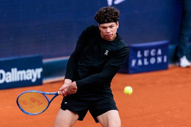 BMW Open München ATP, Tennis Herren 500; 18.04.2025 Ben Shelton (USA) im Match gegen Luciano Darderi (Italien) BMW Open by Bitpanda München ATP 500: Tag 7, München, MTTC Iphitos am 18.04.2025 Copyright: xBEAUTIFULxSPORTS Wunderlx