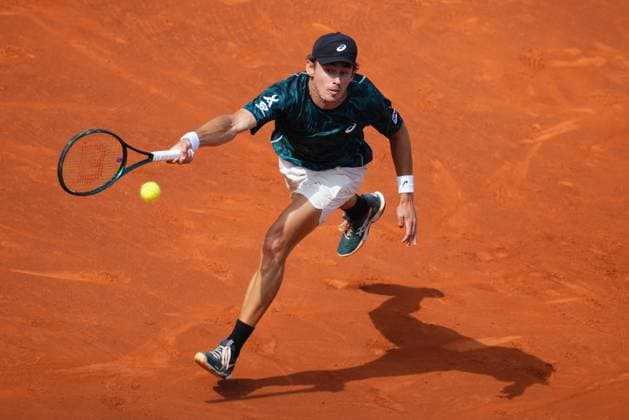Barcelona, Spain, Barcelona Open Banc Sabadell 2025, ATP, Tennis Herren 500 match, Quarter-Finals between Carlos Alcaraz and Alex de Minaur, Real Club de Tenis Barcelona, Barcelona, Spain, 18 abril 2025 Copyright: xBaguxBlancox xPressinphotox