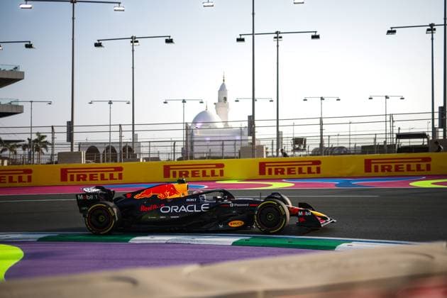 F1 - SAUDI ARABIAN GRAND PRIX 2025 01 VERSTAPPEN Max (nld), Red Bull Racing RB21, action during the Formula 1 STC Saudi Arabian Grand Prix 2025, 5th round of the 2025 FIA Formula One World Championship, WM, Weltmeisterschaft from April 18 to 20, 2025 on the Jeddah Corniche Circuit, in Jeddah, Saudi Arabia - JeddahSaudi Arabia  Copyright: xFLORENTxGOODENx