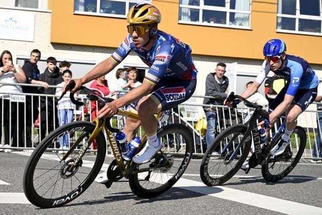 Belgian Remco Evenepoel of Soudal Quick-Step pictured in action during the men s Brabantse Pijl one day cycling race, 162,5km from Huizingen, Beersel to Overijse on Friday 18 April 2025. TOM GOYVAERTS TomxGoyvaerts  x121158534x