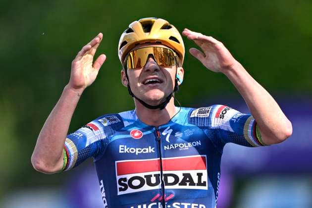 Brabantse Pijl 2025 cycling race OVERIJSE, BELGIUM - APRIL 18 : Evenepoel Remco (BEL) of Soudal - Quick Step wins during the Men Elite UCI 1.Pro 65th Flanders Classics Brabantse Pijl cycling race with start in Beersel and finish in Overijse (175,4 km) on April 18, 2025 in Overijse, Belgium, 18 04 2025 ( Motordriver Kenny Verfaillie & Overijse Belgium  Copyright: xJanxDexMeuleneirx