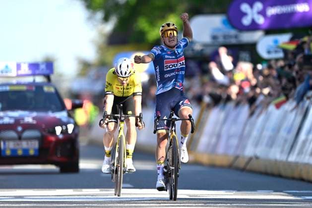 Brabantse Pijl 2025 cycling race OVERIJSE, BELGIUM - APRIL 18 : Evenepoel Remco (BEL) of Soudal - Quick Step wins and Van Aert Wout (BEL) of Team Visma - Lease a Bike during the Men Elite UCI 1.Pro 65th Flanders Classics Brabantse Pijl cycling race with start in Beersel and finish in Overijse (175,4 km) on April 18, 2025 in Overijse, Belgium, 18 04 2025 ( Motordriver Kenny Verfaillie & Overijse Belgium  Copyright: xJanxDexMeuleneirx