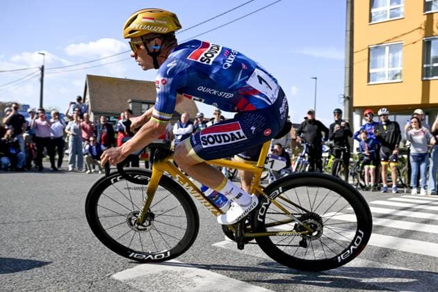 Belgian Remco Evenepoel of Soudal Quick-Step pictured in action during the men s Brabantse Pijl one day cycling race, 162,5km from Huizingen, Beersel to Overijse on Friday 18 April 2025. TOM GOYVAERTS TomxGoyvaerts  x121161689x