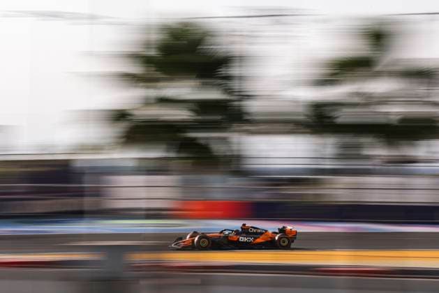 F1 - SAUDI ARABIAN GRAND PRIX 2025 81 PIASTRI Oscar (aus), McLaren F1 Team MCL39, action during the Formula 1 STC Saudi Arabian Grand Prix 2025, 5th round of the 2025 FIA Formula One World Championship, WM, Weltmeisterschaft from April 18 to 20, 2025 on the Jeddah Corniche Circuit, in Jeddah, Saudi Arabia - JeddahSaudi Arabia  Copyright: xXavixBonillax