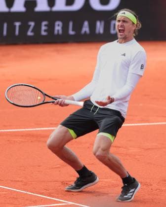 Alexander Zverev jubelt nach dem Sieg, Jubel, Freude, Emotion Tennis - BMW Open 2025 - ATP, Tennis Herren 500 - MTTC Iphitos - Munich - - Germany - 18 April 2025. Copyright: xJuergenxHasenkopfx