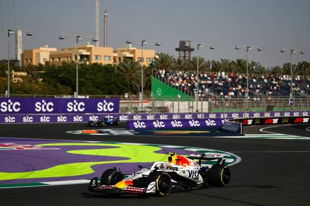 F1 Grand Prix Of Saudi Arabia: Practice Liam Lawson of New Zealand drives the (30) Visa Cash App RB Formula One Team VCARB02 during the first practice ahead of the F1 Grand Prix of Saudi Arabia at Jeddah Corniche Circuit in Jeddah, Saudi Arabia, on April 18, 2025. Jeddah Mecca Saudi Arabia  Copyright: xPaddockerx originalFilename:paddocker-f1grandp250418_npHJo.jpg
