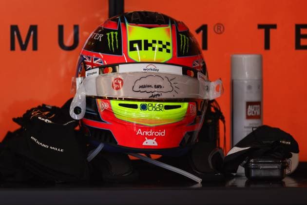 F1 Grand Prix Of Saudi Arabia: Practice Oscar Piastri of Australia and the McLaren F1 Team s helmet is present during practice ahead of the F1 Grand Prix of Saudi Arabia at Jeddah Corniche Circuit in Jeddah, Saudi Arabia, on April 18, 2025. Jeddah Mecca Saudi Arabia  Copyright: xPaddockerx originalFilename:paddocker-f1grandp250418_npBtq.jpg