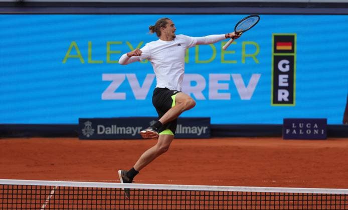 Sport Bilder des Tages 18.04.2025, BMW Open MTTC Iphitos ATP, Tennis Herren Tour 500, Muenchen, Tennis, im Bild: Alexander Zverev (GER) Sieger vs Griespoor (NED)