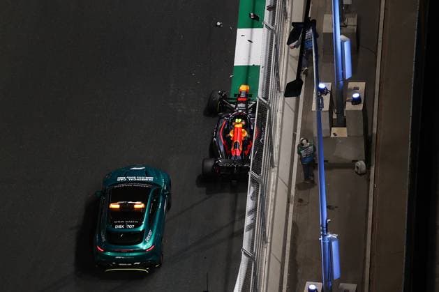 F1 Saudi Arabian Grand Prix 2025 Practice 2 FIA Aston Martin Medical Car and Red Bull Racing car of Yuki Tsunoda during second practice ahead of the Formula 1 Saudi Arabian Grand Prix at Jeddah Corniche Circuit in Jeddah, Saudi Arabia on April 18, 2025. Jeddah Saudi Arabia  Copyright: xJakubxPorzyckix originalFilename:porzycki-f1saudia250418_np5jY.jpg