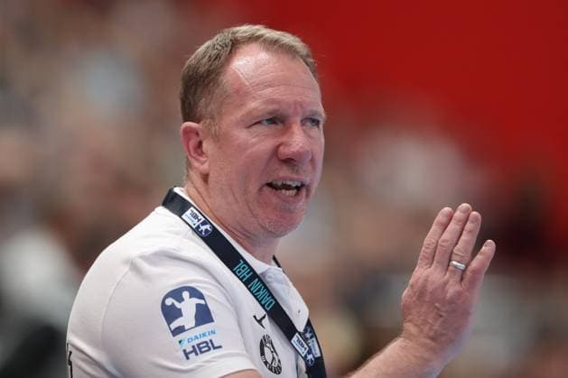 17.04.2025, xtgx, Handball, Daikin HBL, 1. VfL Potsdam - HSG Wetzlar v.l. Frank Carstens (Wetzlar, Trainer) Potsdam