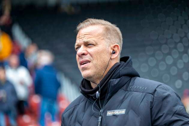 19.04.2025, Eintracht Braunschweig-1. FC Kaiserslautern, 2. Fußball-Bundesliga, im Eintracht-Stadion. Lauterns Trainer Markus Anfang betritt das Stadion. Wichtiger Hinweis: Gemaess den Vorgaben der DFB und der DFL ist es untersagt, in dem Stadion und oder vom Spiel angefertigte Fotoaufnahmen in Form von Sequenzbildern und oder videoaehnlichen Fotostrecken zu verwerten bzw. verwerten zu lassen.