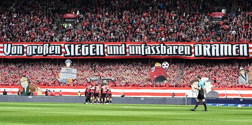 Sport Bilder des Tages 19.04.2024 - Fussball - Saison 2024 2025 - 2. Fussball - Bundesliga - 30. Spieltag: 1. FC Nürnberg FCN ( Club ) - SC Paderborn 07 SCP - Sportfoto Zink - xwoxzix - DFL regulations prohibit any use of photographs as image sequences and or quasi-video - only for editorial use - Teamkreis Mannschaft Team FCN - Choreo Choreografie