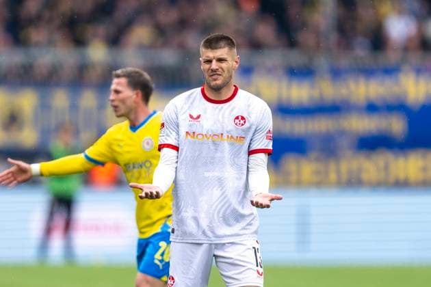 19.04.2025, Eintracht Braunschweig-1. FC Kaiserslautern, 2. Fußball-Bundesliga, im Eintracht-Stadion. Lauterns Erik Wekesser reagiert. Wichtiger Hinweis: Gemaess den Vorgaben der DFB und der DFL ist es untersagt, in dem Stadion und oder vom Spiel angefertigte Fotoaufnahmen in Form von Sequenzbildern und oder videoaehnlichen Fotostrecken zu verwerten bzw. verwerten zu lassen.