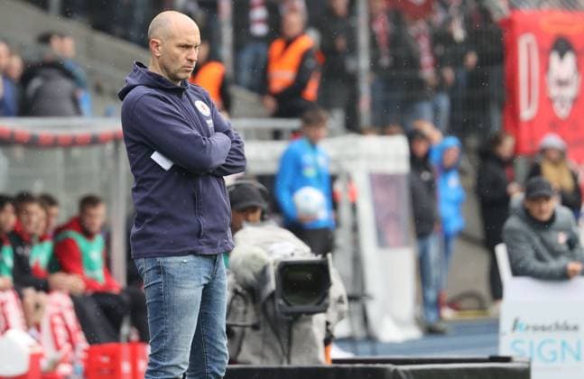 Eintracht BS vs 1. FC Kaiserslautern Braunschweig, 19.04.2025, Fußball, Saison 24 25, 2. Bundesliga, 30. Spieltag, Eintracht Braunschweig vs 1. FC Kaiserslautern, Bild zeigt: Eintracht-Trainer Daniel Scherning Braunschweig
