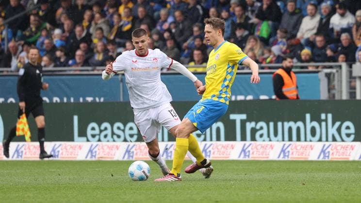 Eintracht BS vs 1. FC Kaiserslautern Braunschweig, 19.04.2025, Fußball, Saison 24 25, 2. Bundesliga, 30. Spieltag, Eintracht Braunschweig vs 1. FC Kaiserslautern, Bild zeigt: Paul Jaeckel (BTSV, 3) Braunschweig