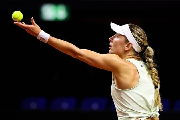 Sport Bilder des Tages im Bild Ekaterina Alexandrova Ekaterina Alexandrova vs Jessica Pegula USA GER, Porsche Tennis Grand Prix GP Stuttgart 2025, WTA500, 19.04.2025 GER, Porsche Tennis Grand Prix GP Stuttgart 2025, WTA500, 19.04.2025 Stuttgart Copyright: xEibner-Pressefoto RogerxBuerkex EP