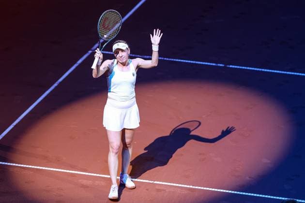 Sieg fuer Ekaterina Alexandrova. Im Bild Ekaterina Alexandrova bedankt sich beim Publikum Ekaterina Alexandrova vs Jessica Pegula USA GER, Porsche Tennis Grand Prix GP Stuttgart 2025, WTA500, 19.04.2025 GER, Porsche Tennis Grand Prix GP Stuttgart 2025, WTA500, 19.04.2025 Stuttgart Copyright: xEibner-Pressefoto RogerxBuerkex EP