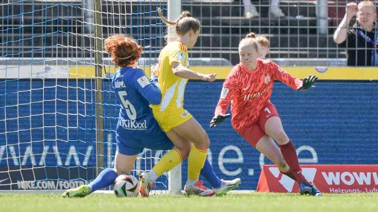 19.04.2025, Hänsch-Arena, Meppen, GER, 2. Frauen-Bundesliga: SV Meppen - 1. FC Union Berlin, TW Thea Farwick (SV Meppen 1) DFL REGULATIONS PROHIBIT ANY USE OF PHOTOGRAPHS AS IMAGE SEQUENCES AND OR QUASI-VIDEO. Meppen Niedersachsen Germany Hänsch-Arena