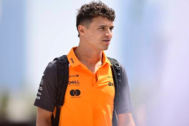 F1 Grand Prix of Saudi Arabia - Qualifying Lando Norris of the McLaren F1 Team chats during the qualifying of the Saudi Arabia GP, the 5th round of the Formula 1 World Championship, WM, Weltmeisterschaft at the Jeddah Corniche Circuit in Jeddah, Saudi Arabia, on April 19, 2025. Jeddah Saudia Arabia  Copyright: xAndreaxDiodatox originalFilename:diodato-f1saudia250419_np3JQ.jpg