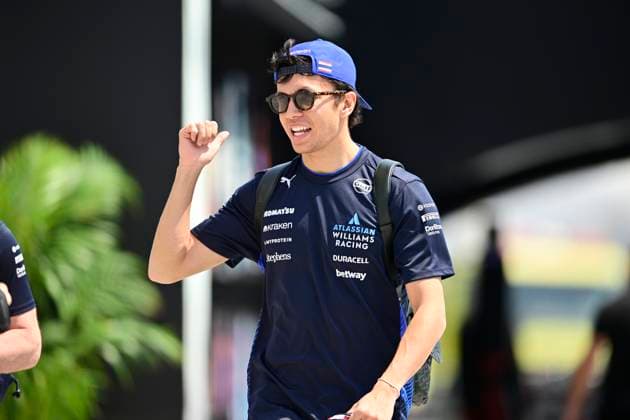 F1 Grand Prix of Saudi Arabia - Qualifying Alexander Albon of the Williams F1 Team chats during the qualifying of the Saudi Arabia GP, the 5th round of the Formula 1 World Championship, WM, Weltmeisterschaft at the Jeddah Corniche Circuit in Jeddah, Saudi Arabia, on April 19, 2025. Jeddah Saudia Arabia  Copyright: xAndreaxDiodatox originalFilename:diodato-f1saudia250419_npHI7.jpg