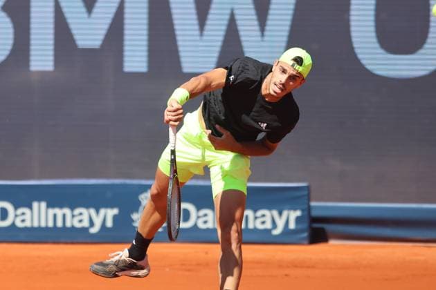 Francisco Cerundolo (ARG) spielt im Halbfinale gegen Ben Shelton, Tennis BMW Open by Bitpanda ATP, Tennis Herren 500 München 19.04.2025 FOTO: Mladen Lackovic LakoPress