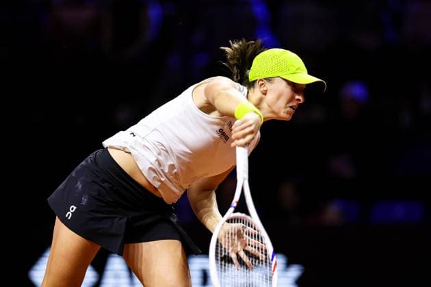 Im Bild Iga Swiatek Jelena Osstapenko LAT vs Iga Swiatek POL GER, Porsche Tennis Grand Prix GP Stuttgart 2025, WTA500, 19.04.2025 GER, Porsche Tennis Grand Prix GP Stuttgart 2025, WTA500, 19.04.2025 Stuttgart Copyright: xEibner-Pressefoto RogerxBuerkex EP