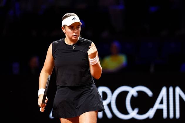 Im Bild Jelena Osstapenko LAT mit Siegesfaust Jelena Osstapenko LAT vs Iga Swiatek POL GER, Porsche Tennis Grand Prix GP Stuttgart 2025, WTA500, 19.04.2025 GER, Porsche Tennis Grand Prix GP Stuttgart 2025, WTA500, 19.04.2025 Stuttgart Copyright: xEibner-Pressefoto RogerxBuerkex EP