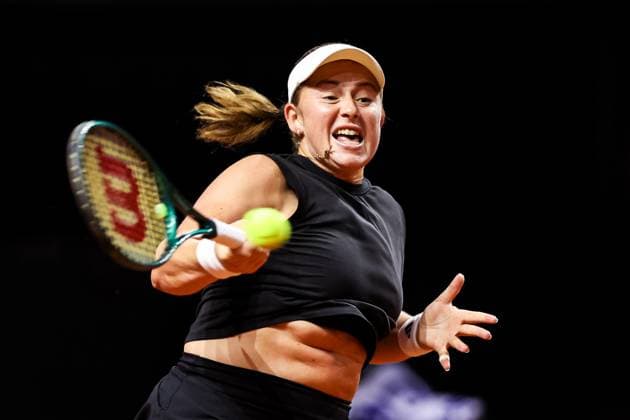 Im Bild Jelena Osstapenko LAT Jelena Osstapenko LAT vs Iga Swiatek POL GER, Porsche Tennis Grand Prix GP Stuttgart 2025, WTA500, 19.04.2025 GER, Porsche Tennis Grand Prix GP Stuttgart 2025, WTA500, 19.04.2025 Stuttgart Copyright: xEibner-Pressefoto RogerxBuerkex EP