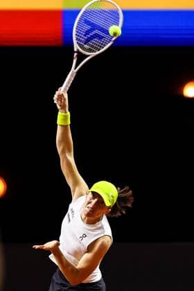 Im Bild Iga Swiatek POL Jelena Osstapenko LAT vs Iga Swiatek POL GER, Porsche Tennis Grand Prix GP Stuttgart 2025, WTA500, 19.04.2025 GER, Porsche Tennis Grand Prix GP Stuttgart 2025, WTA500, 19.04.2025 Stuttgart Copyright: xEibner-Pressefoto RogerxBuerkex EP