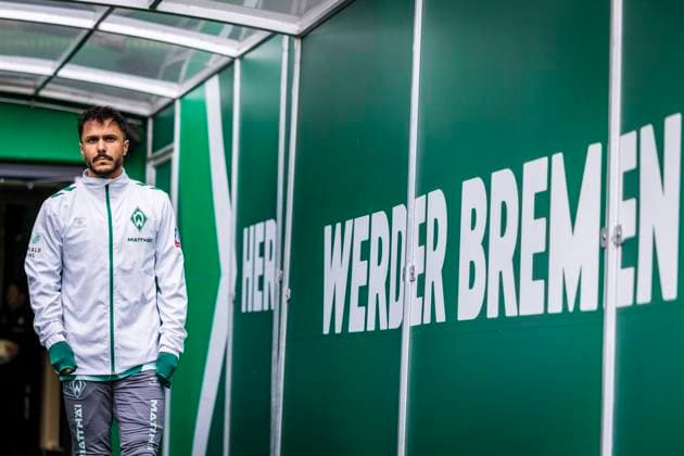 GER, 1.FBL, SV Werder Bremen vs VfL Bochum 19.04.2025, WESERSTADION, GER, 1.FBL, SV Werder Bremen vs VfL Bochum im Bild Leonardo Bittencourt (Werder Bremen 10) im Spielertunnel, *** GER, 1 FBL, SV Werder Bremen vs VfL Bochum 19 04 2025, WESERSTADION, GER, 1 FBL, SV Werder Bremen vs VfL Bochum in picture Leonardo Bittencourt Werder Bremen 10 in the players tunnel, nordphotoxGmbHx xRauch nph00251