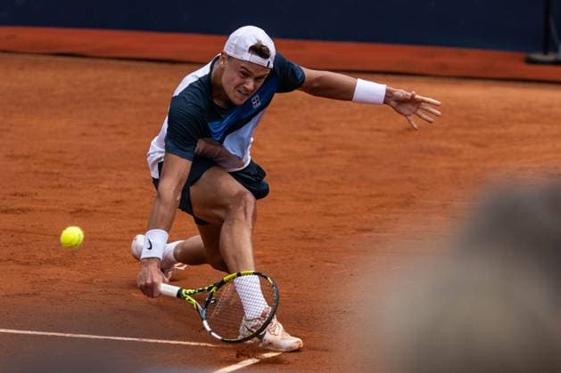 April 19, 2025, Barcelona, Barcelona, Spain: Holger Rune of Denmark during the semifinals between Karen Khachanov on Barcelona Open Banc Sabadell Trofeo Conde de Godo on April 19, 2025 in Barcelona, Spain. Barcelona Spain - ZUMAs316 20250419_znp_s316_006 Copyright: xMartixSeguraxRamonedax